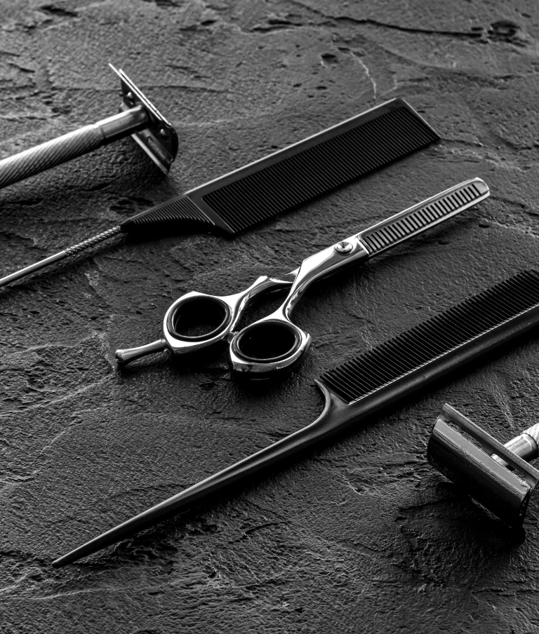 Maszynki do golenia, nożyczki i grzebień